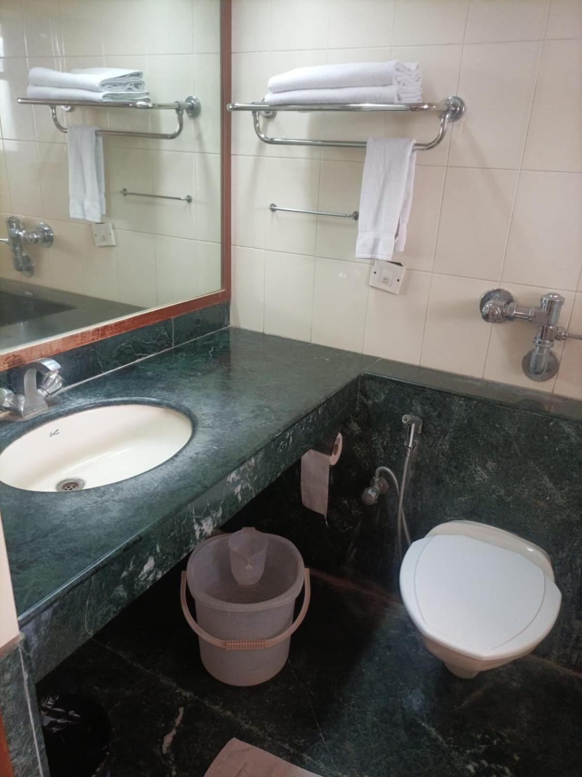 Bell Hotel Sivakāsi Екстериор снимка